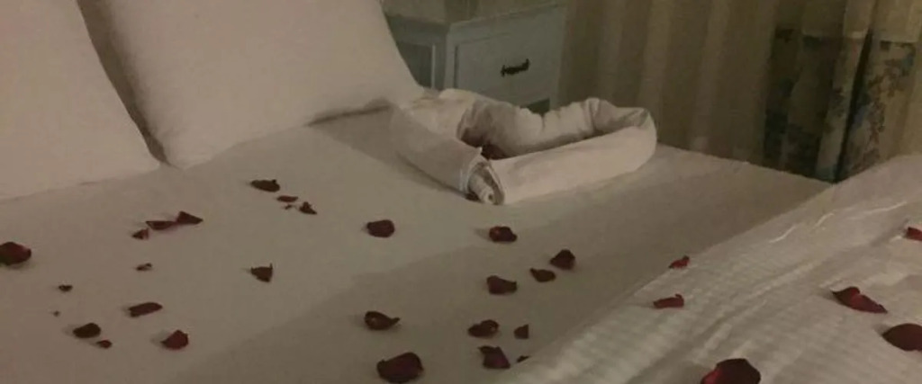 Saki Alaçatı Otel & Meyhane