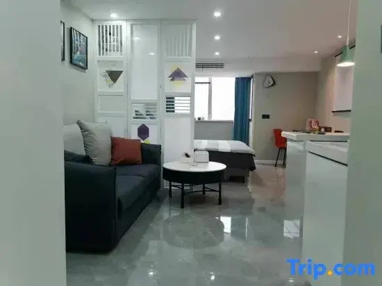 Qingxi Homestay (Changzhou Tianning Yinhewan Computer City)