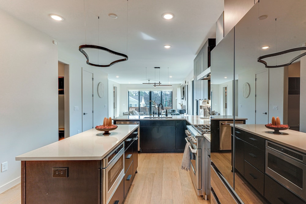 2 Mi to Wakemed: Modern Raleigh Duplex w/ Yard