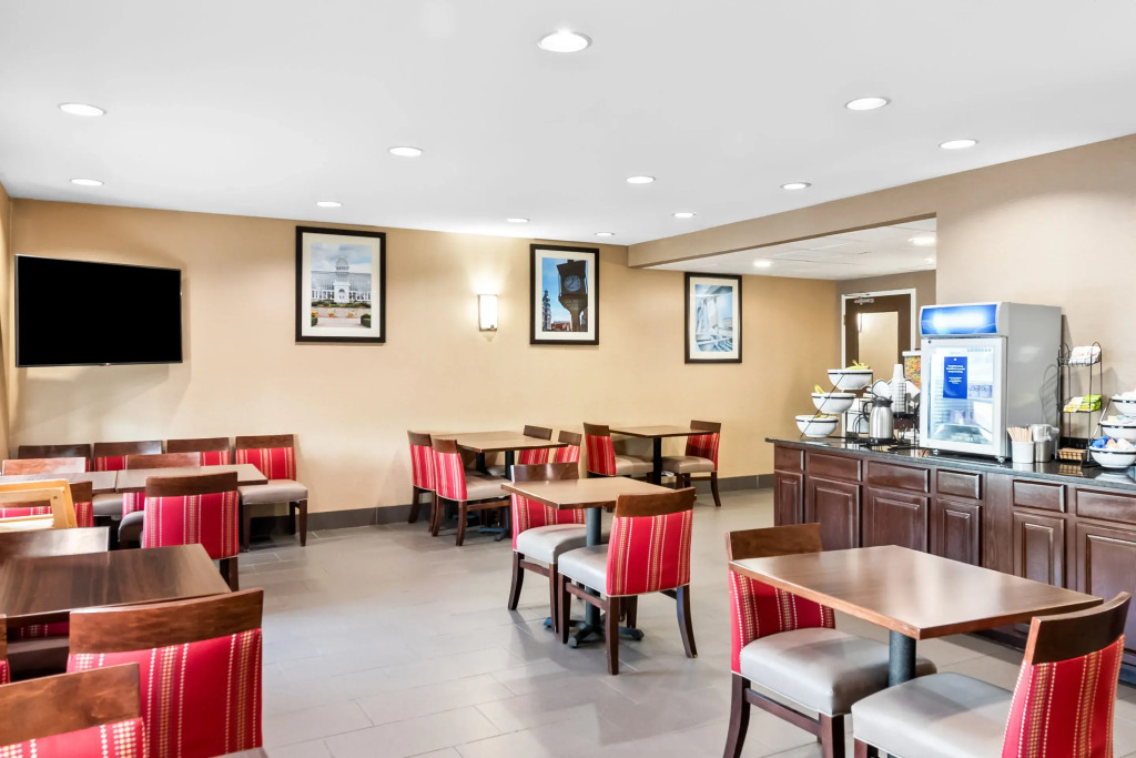 Comfort Inn & Suites Heath - Newark South