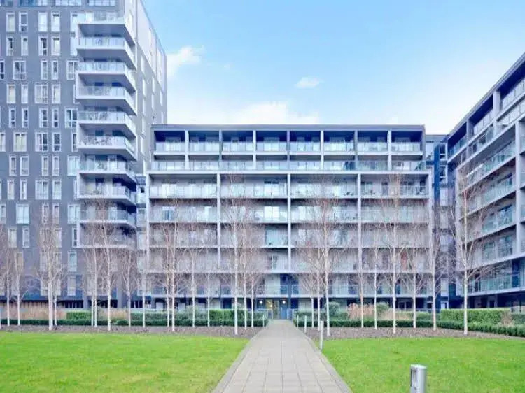 Sky Living Apartments - Canary Wharf