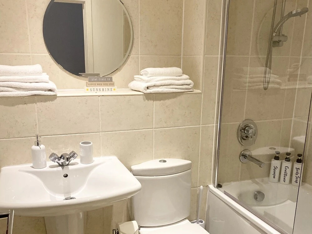Captivating 1bed Citycentre Apartment With Parking