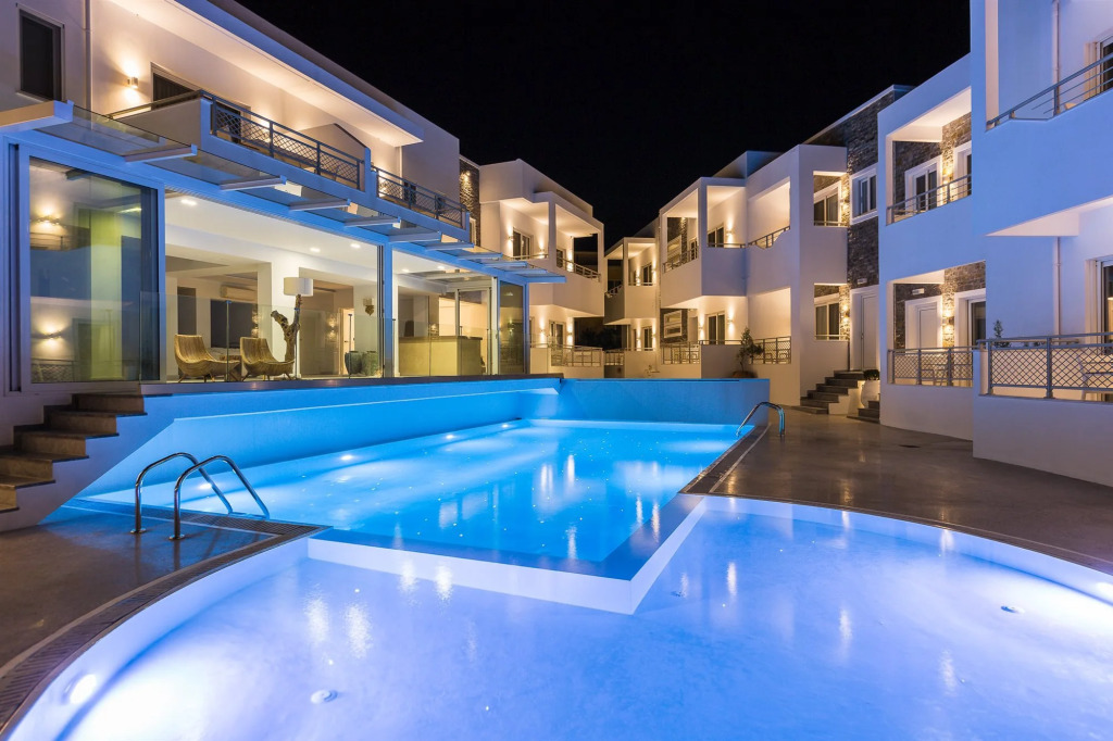 Cyano Hotel