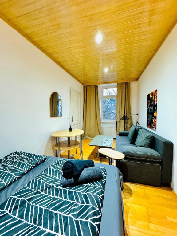4BR Stay for up to 12 Near to FAC Platz