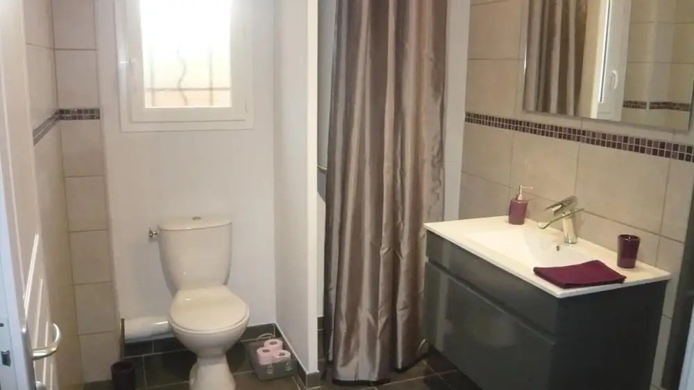 Chambres dhôtes, B&B climatisées LA BORRELLIENNE