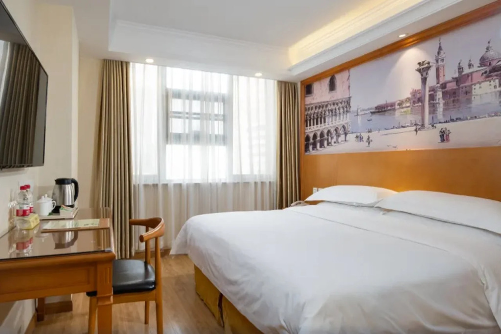 Atour Hotel Chengdu Chunxi Road Tianfu Square Subway Station