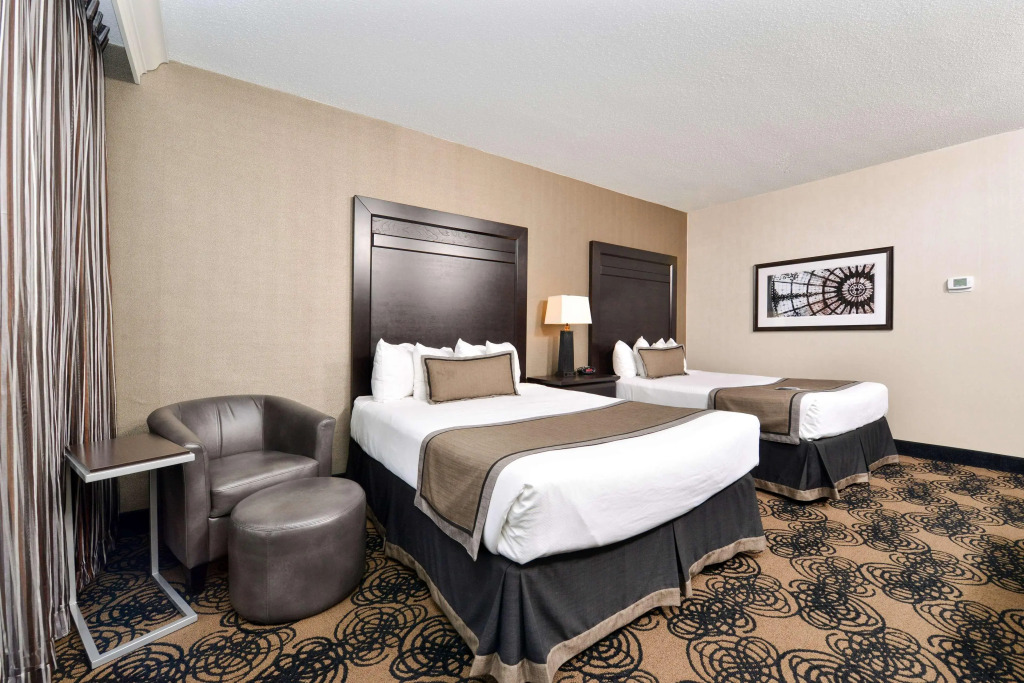 Best Western Plus Midwest Inn