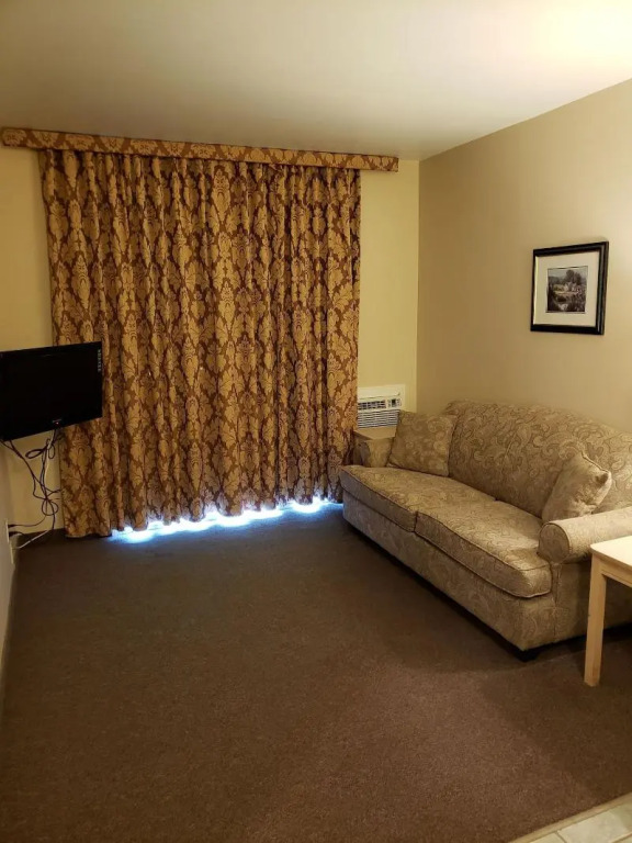 Shemron Suites Hotel