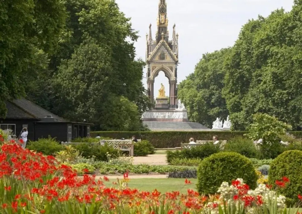 Two Bed Flat in Fashionable Chelsea