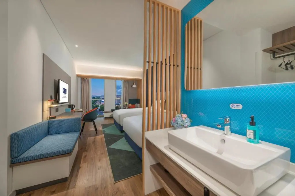 Holiday Inn Express Qingdao Chengyang Central by IHG