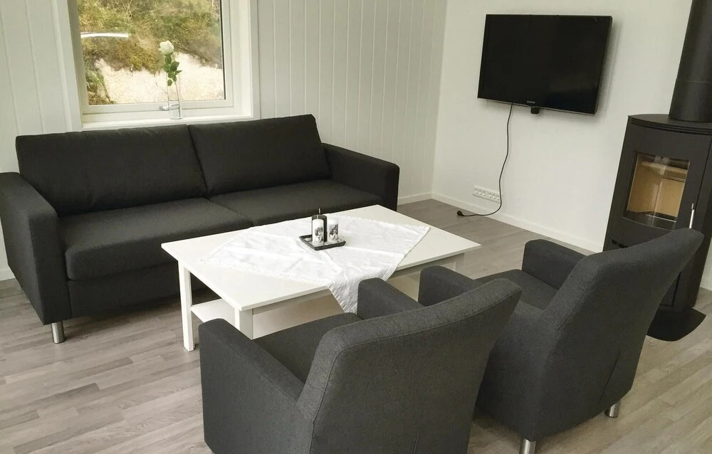 Nice Home in Lyngdal With 4 Bedrooms