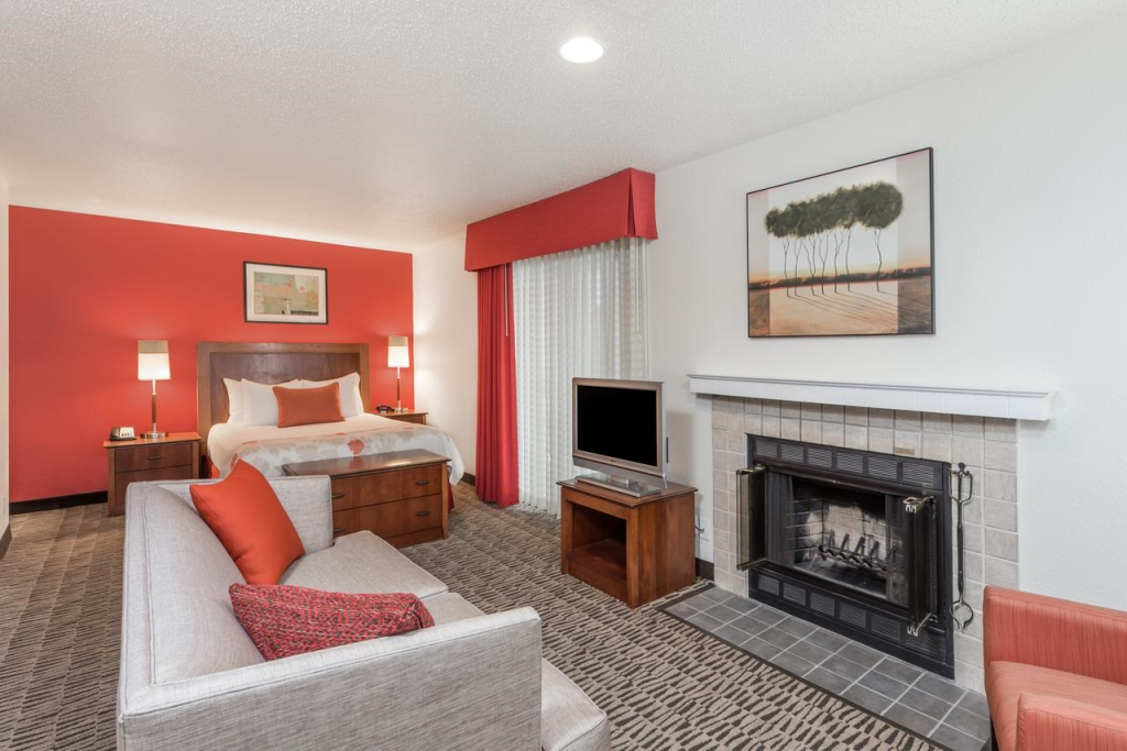 Hawthorn Suites By Wyndham St. Louis Westport Pla