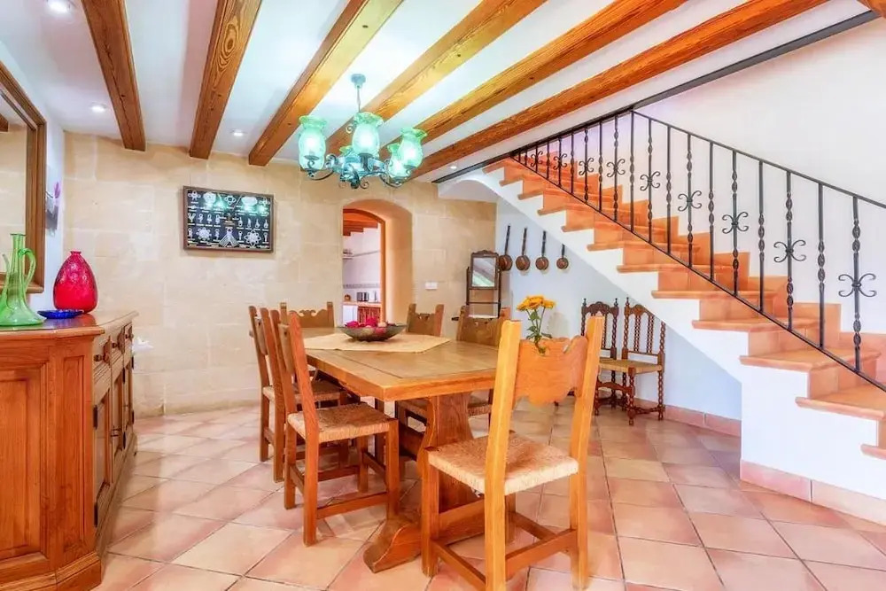 Villa in Búger with private courtyard