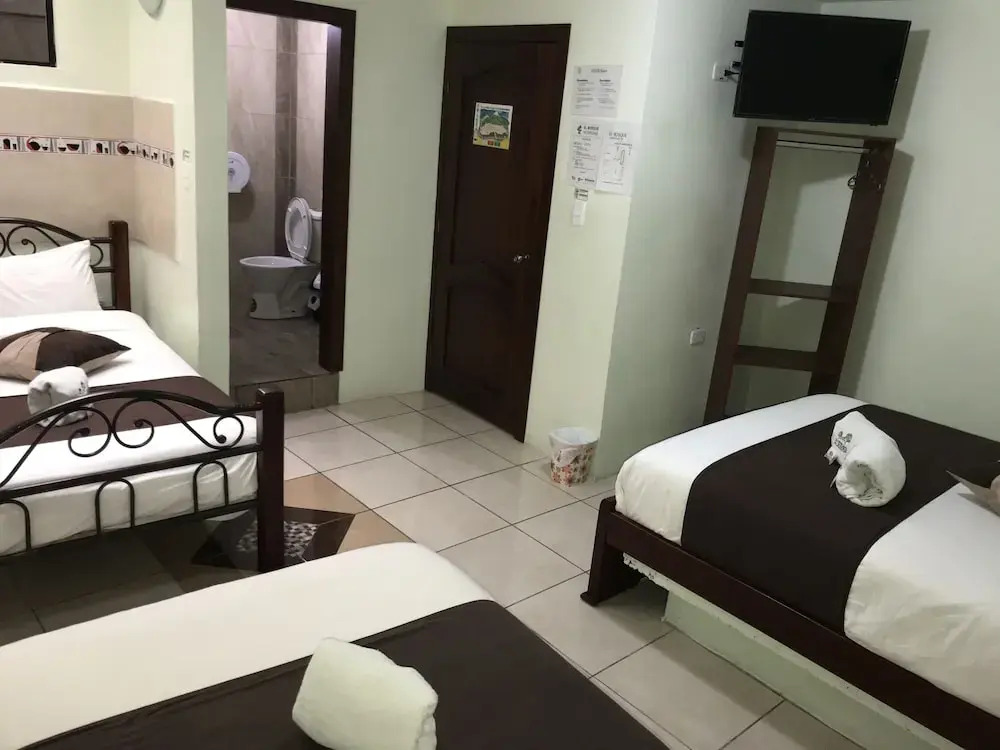Hostal El Bosque Inn