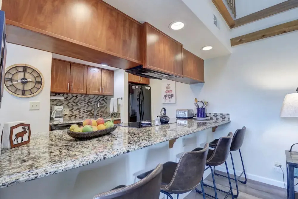 201c Mountain Side 1br 1ba 1 Bedroom Condo by RedAwning