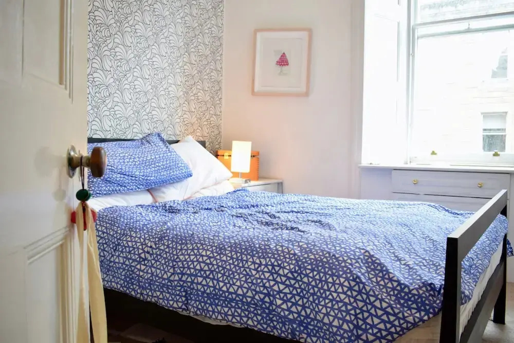 Spacious 2 Bedrooms Apartment by Royal Mile