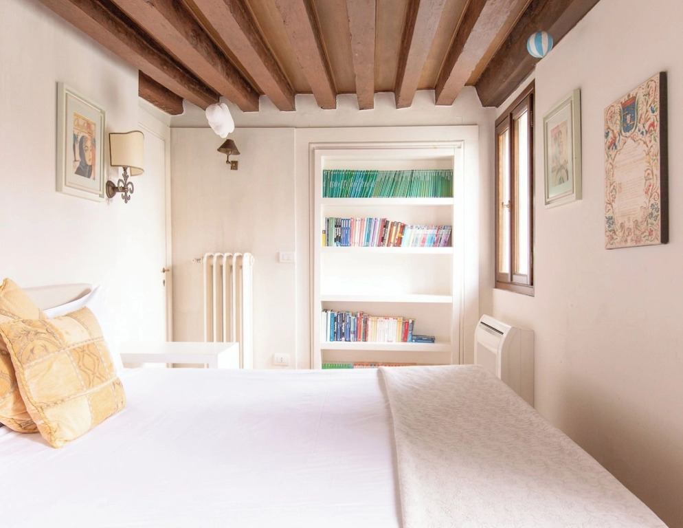 Foscolo Apartments