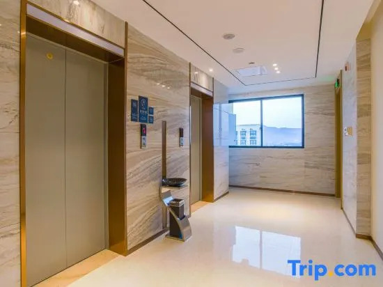 Season flower HOTEL (Yulin Hongjin Mall Branch)