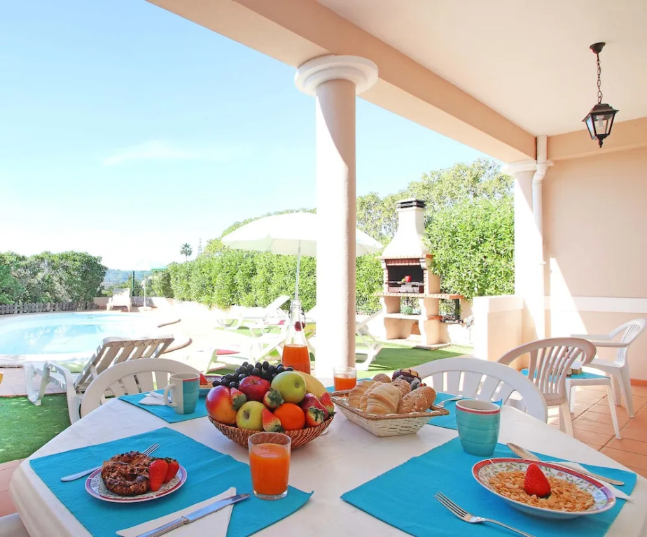 Villa Sunset - com piscina aquecível e jardim em Carvoeiro