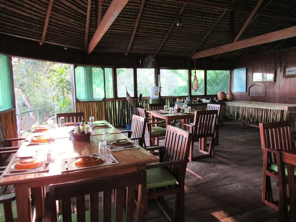 Dolphin Lodge
