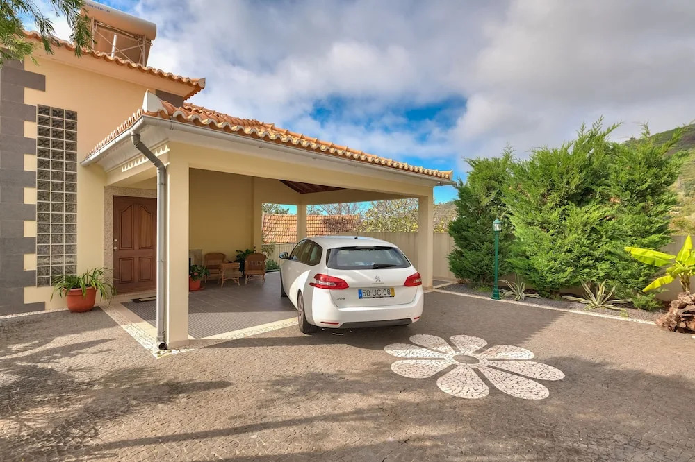 Violeta House