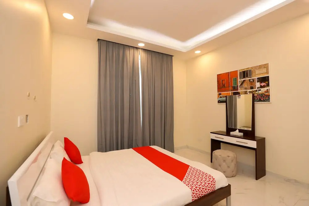 Dana Plaza 2
