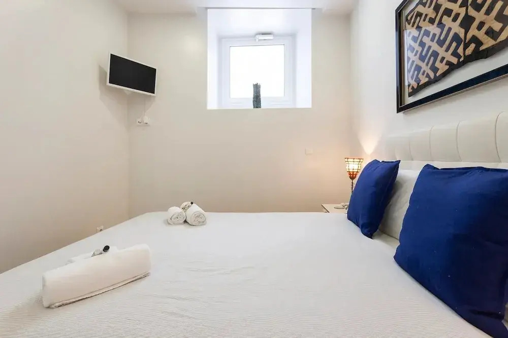 Alfama Spacious 2-Bed Near Feira Da Ladra
