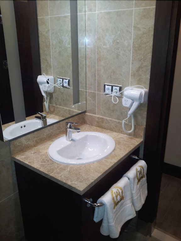 Hotel Azdif