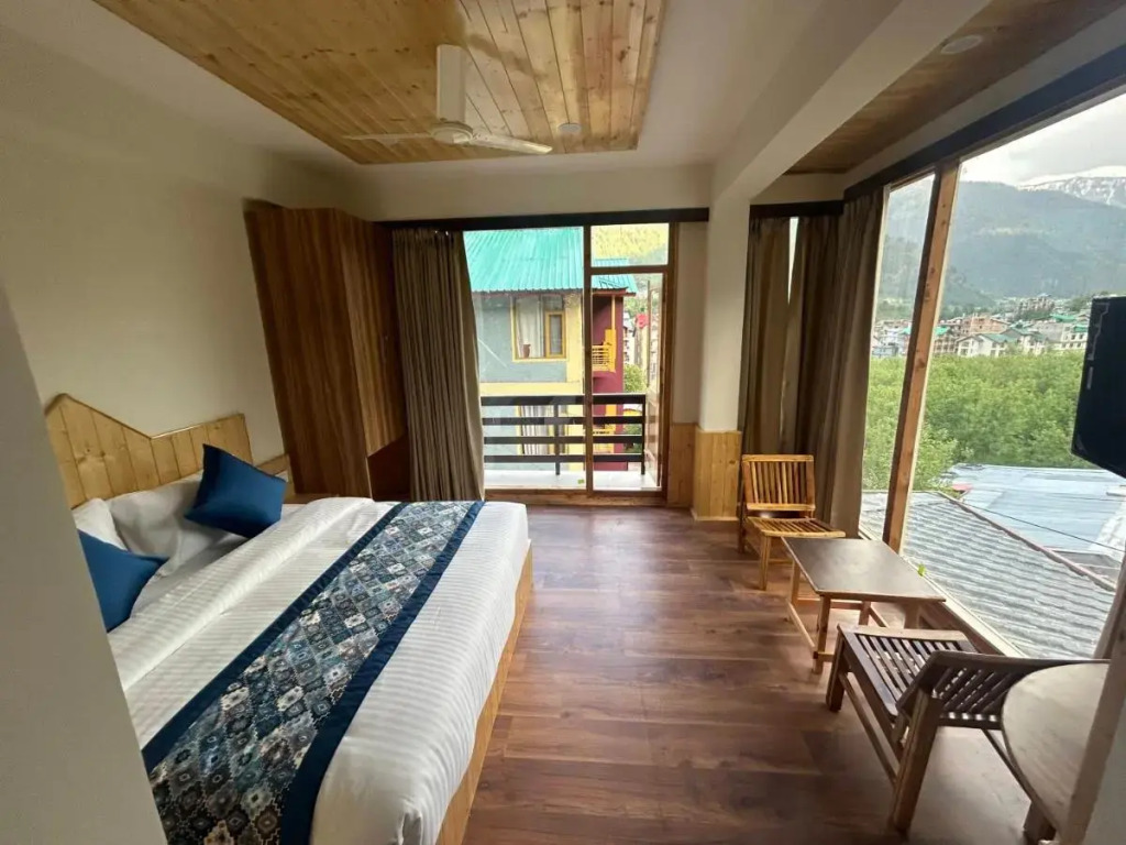 Hotel Emmjay Greens