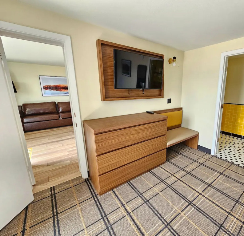 The Hotel Laurel at Seneca
