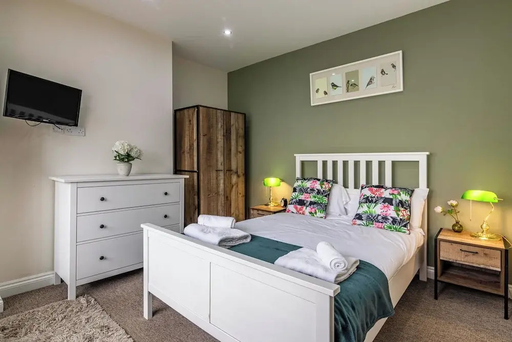 DE LUXE SHORT STAYS-Dovecote House