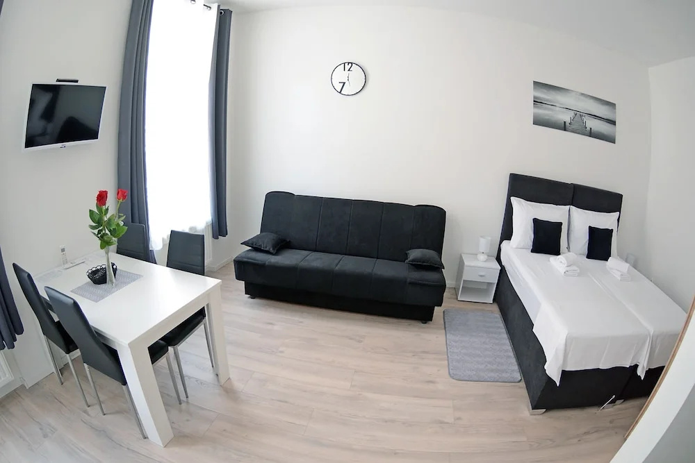 Virtus Apartments and Rooms with Free Private Parking