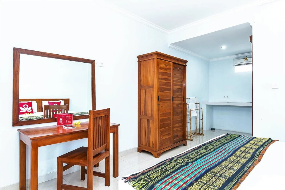 ZEN Rooms near Batu Bolong Canggu