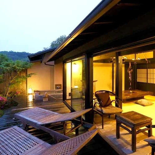 Nishi Izutoi Onsen Musoan Biwa