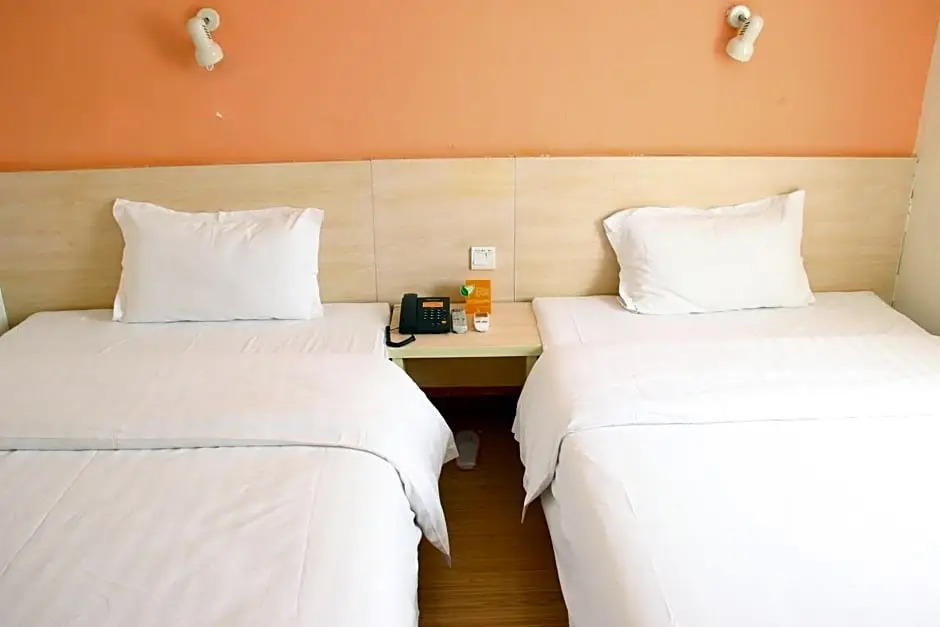 7Days Inn Chongqing Wanzhou District Gaosun Pond Chongbai