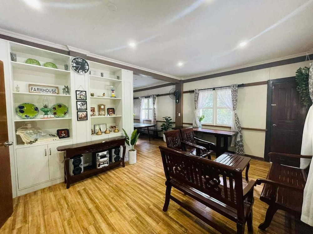 1193 Pinehall Farm Rizal