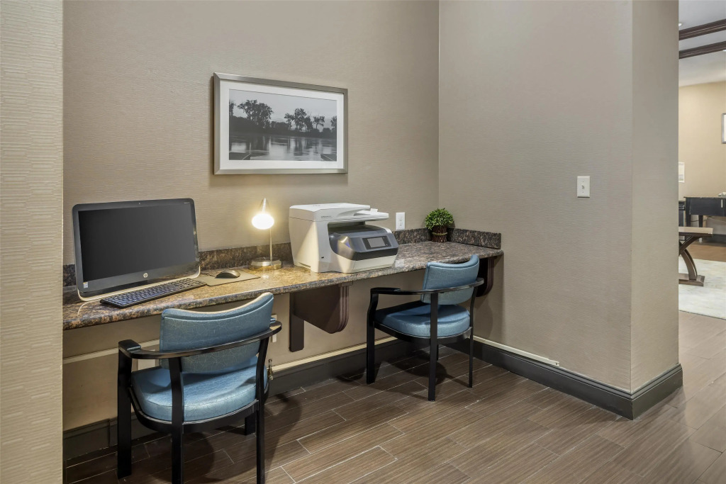 Best Western Plus Lees Summit Hotel & Suites