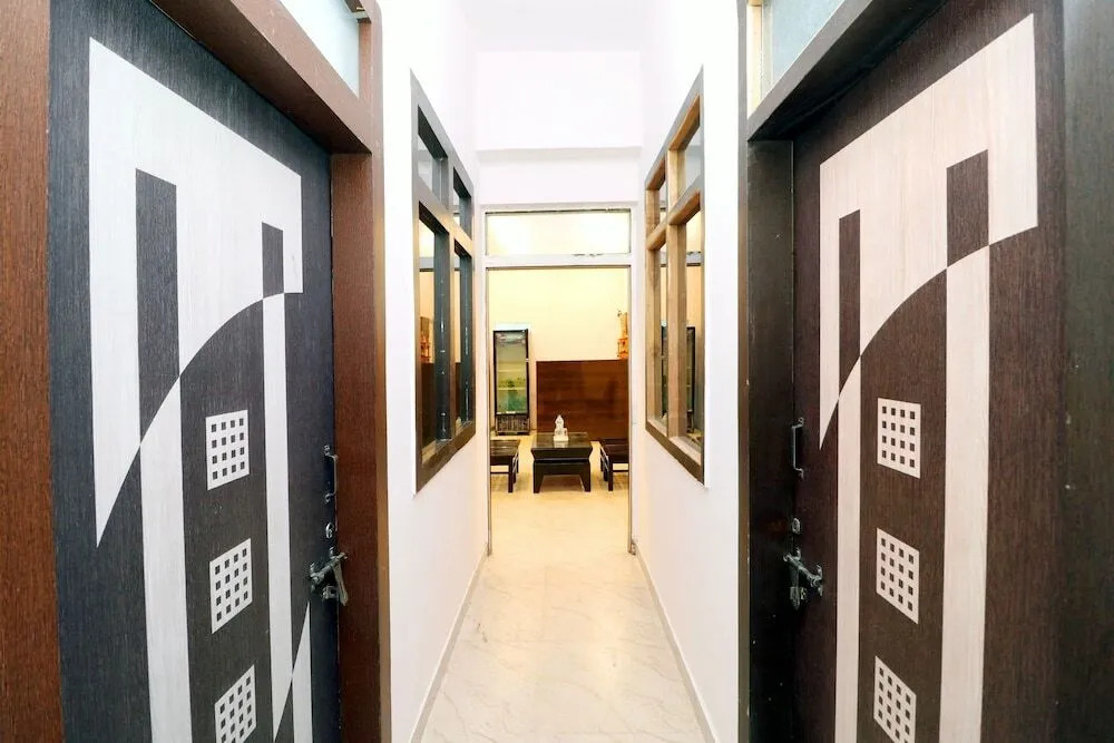 Hotel Red Velvet Inn by OYO Rooms