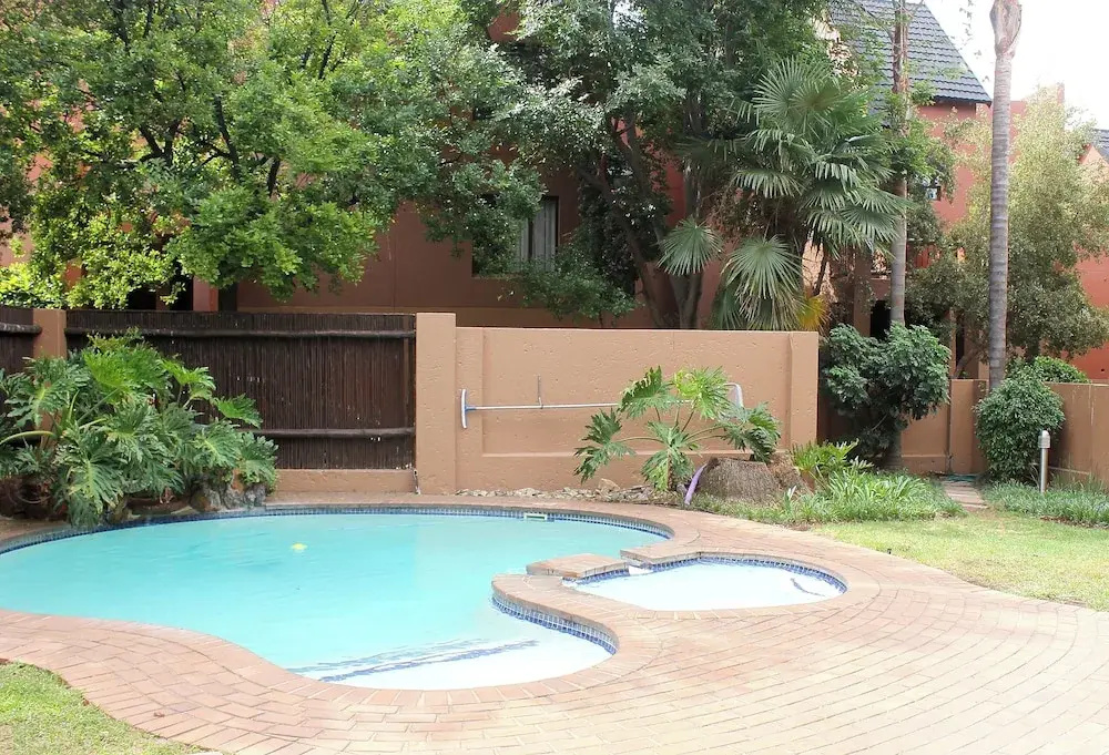 Exquisite 2 Bedroom Garden Townhouse in the Heart of Fourways