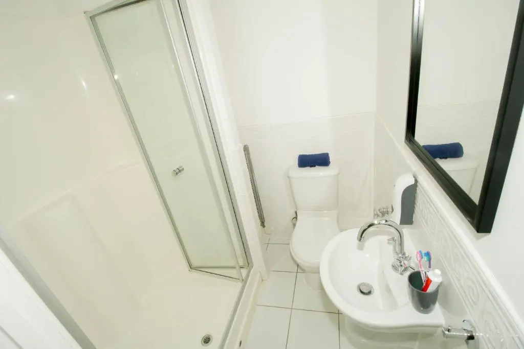 Spacious Double Bedroom Duplex Apartment Near North Station & Town Centre