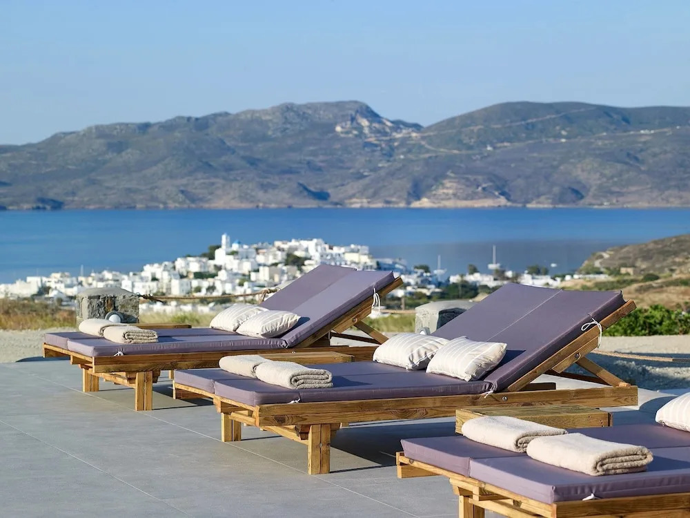 Lithos Luxury Rooms