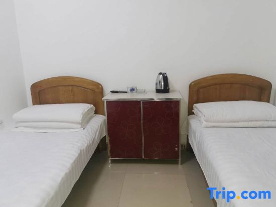 Yichun Xinxin Fashion Inn
