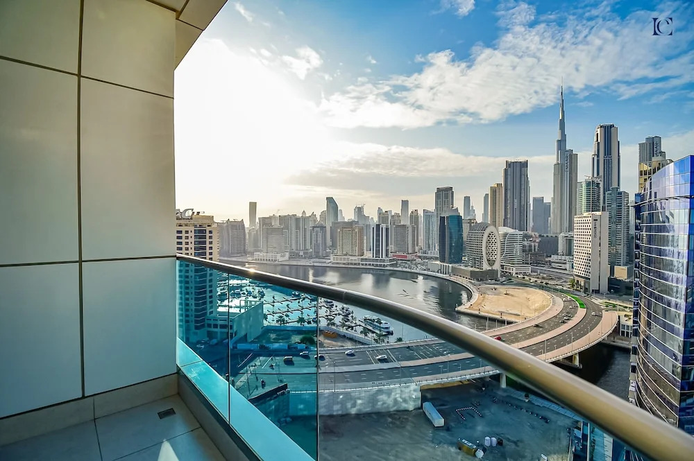 Stylish 1BR with Skyline View - THE BAY