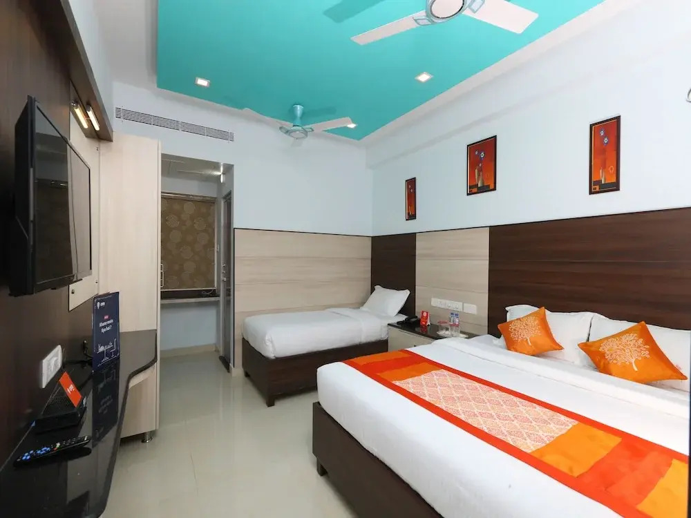 OYO 15857 Saibala Budget Hotel