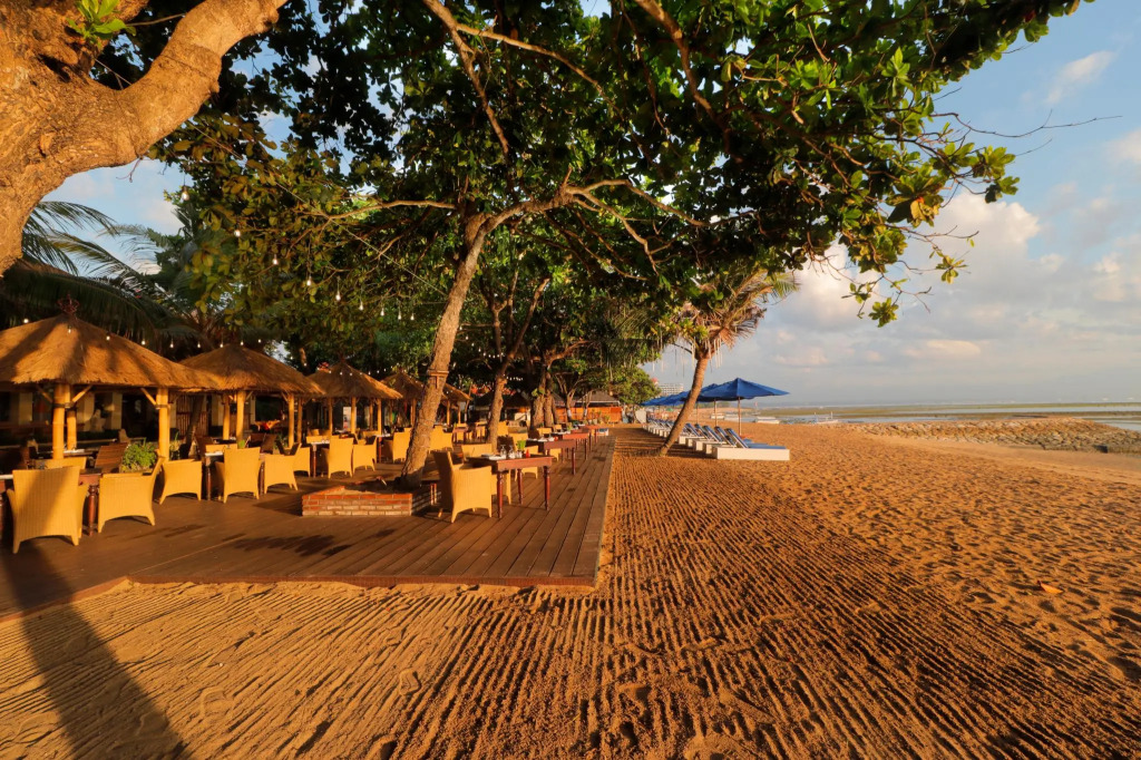 Inna Sindhu Beach Hotel & Resort