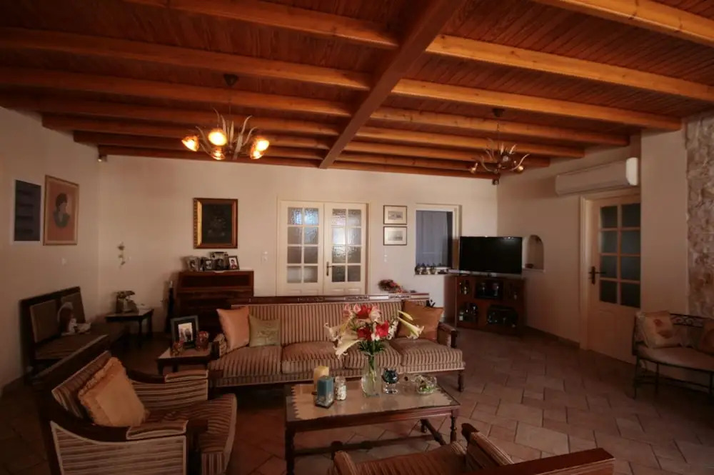 Hara Studios and Apartments