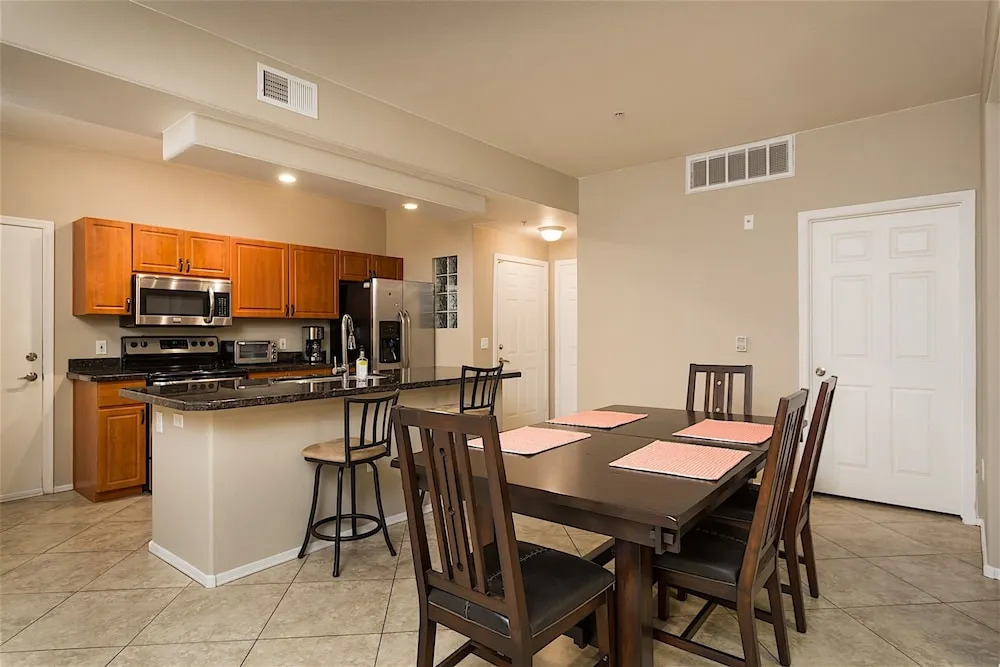 Wonderland 2 BR by Casago