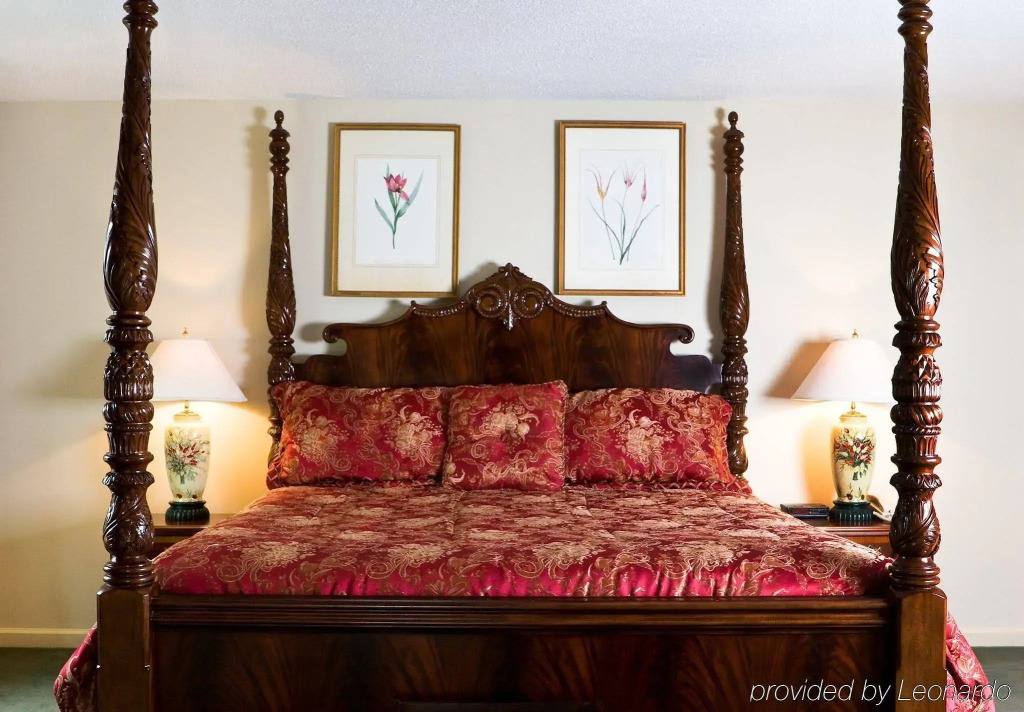 Meadowbrook Inn