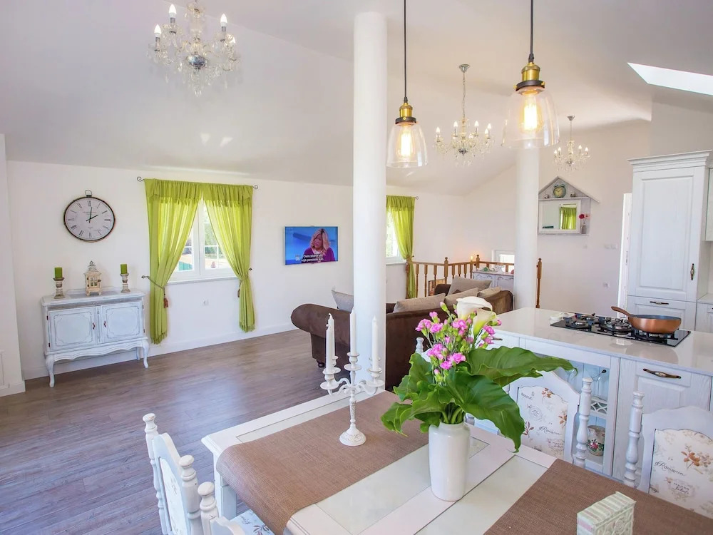 Beautiful villa with sea view and pool located near Opatija