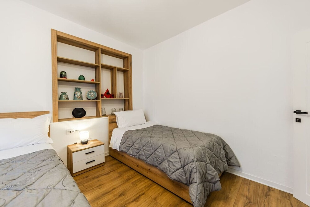City Center Apartment Cozy 1BR With Patio